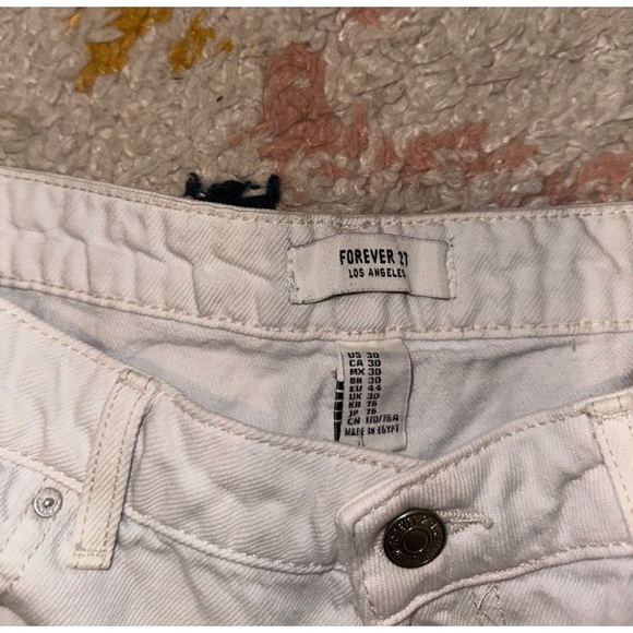 FOREVER 21 WHITE SHORTS - Picture 3 of 4